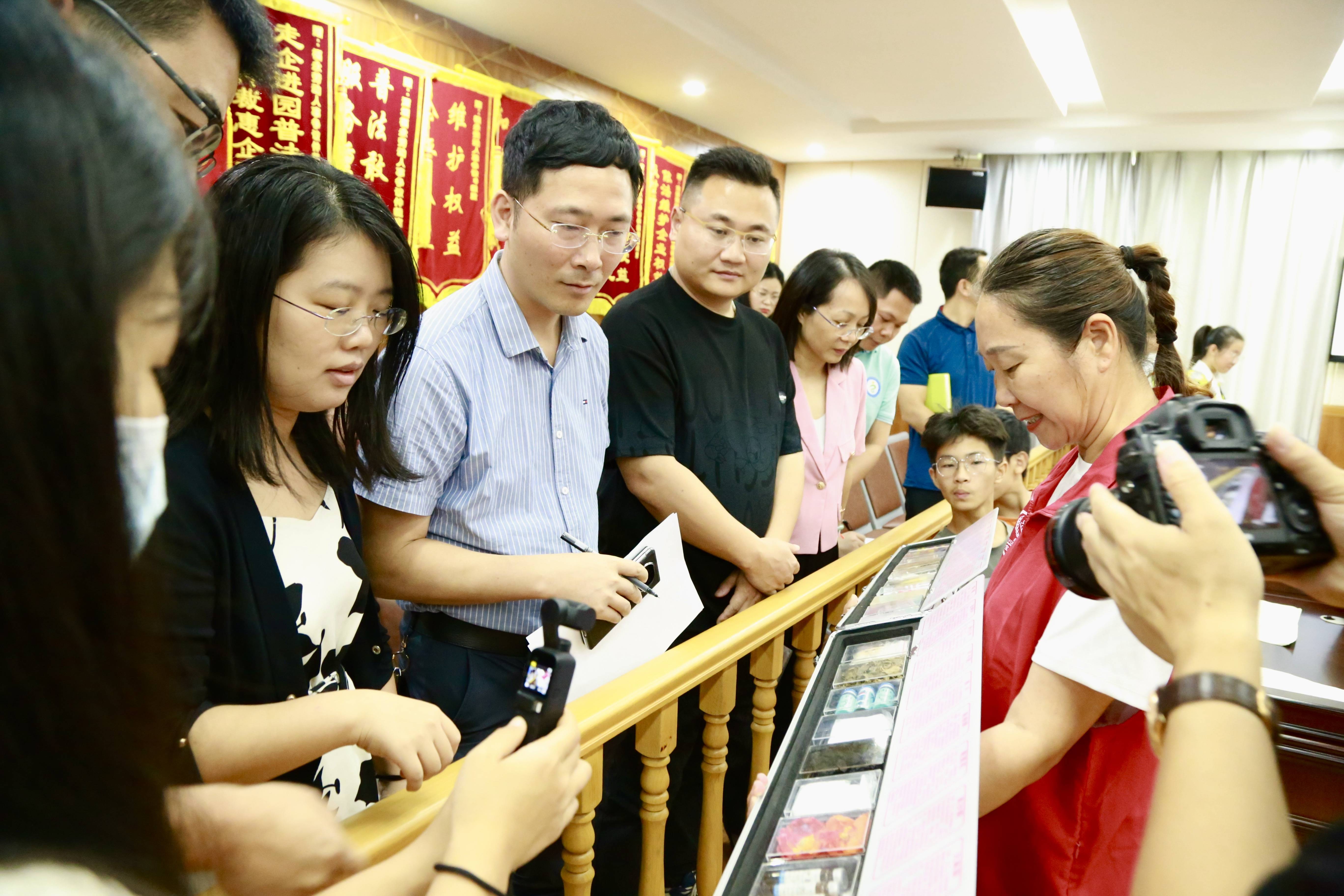 深圳市宝安区福永街道开展青少年禁毒模拟庭审法治教育实践活动