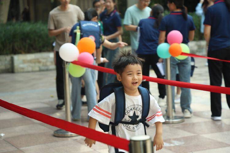 开学季|华强职校附属幼儿园、梅丽小学附属幼儿园、华新小学附属幼儿园开启欢乐新学期！