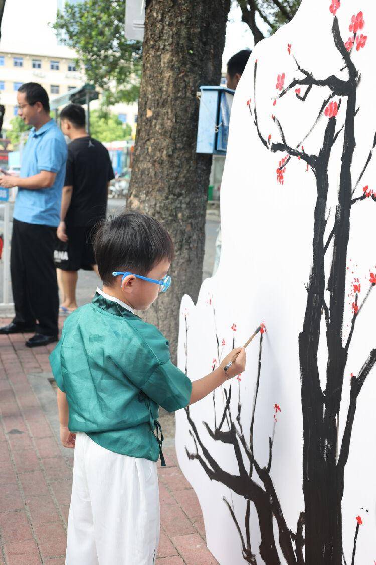 开学季|华强职校附属幼儿园、梅丽小学附属幼儿园、华新小学附属幼儿园开启欢乐新学期！